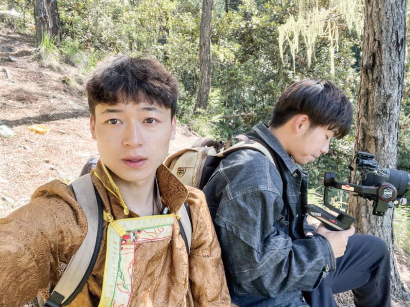 精制短视频 乐为“代言人”  雅江“00后”助力家乡乡村振兴