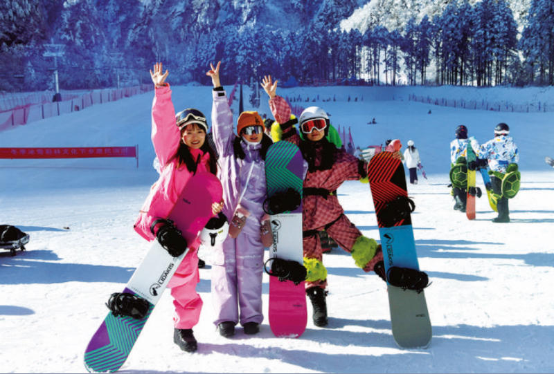 汶川羌人谷滑雪场正式开园