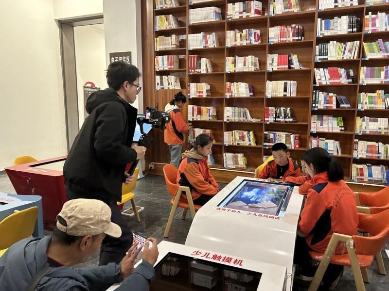 新龙县：镜头记录书香阵地，传递阅读温度