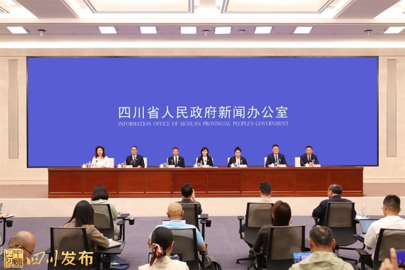 区位、产业、生态、开放合作、民生之上、护航平安……  
雅江高质量发展的密码